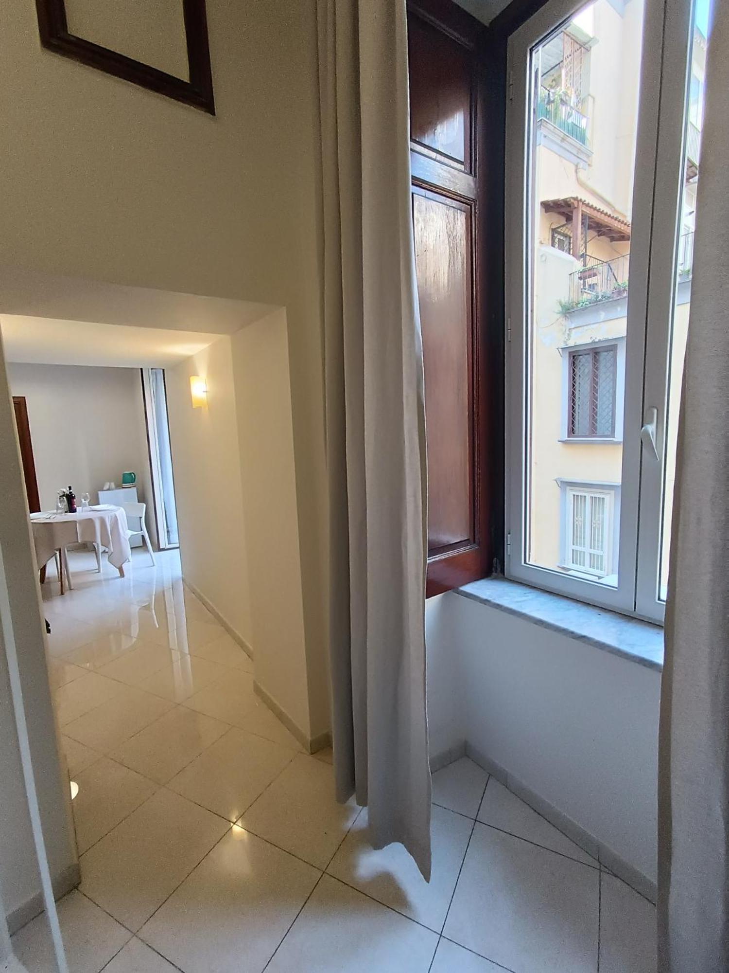 Residenza Geri - Suite And Home Napoli Centro Eksteriør bilde