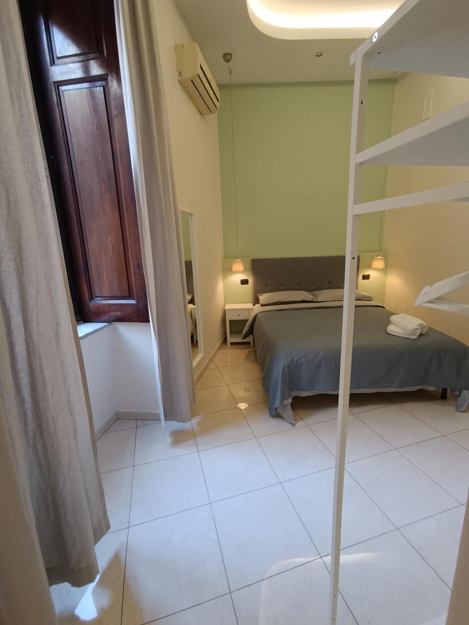 Residenza Geri - Suite And Home Napoli Centro Eksteriør bilde